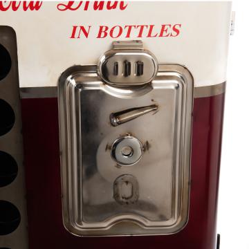 Distributeur de Boissons Vintage